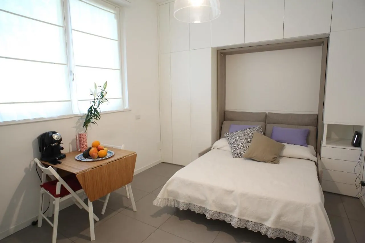 San Martino House: Bright And Central! Milão 0*,  Itália
