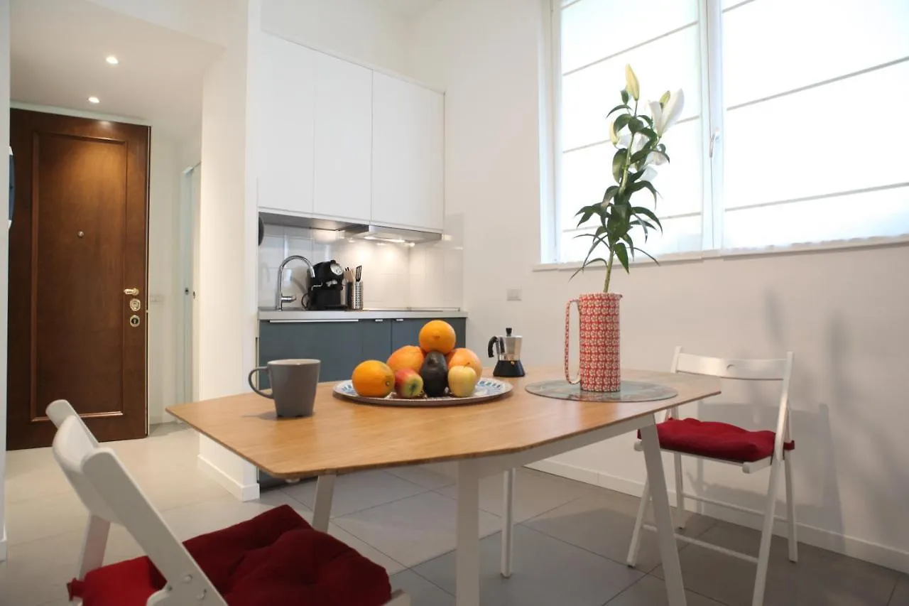 San Martino House: Bright And Central! Milão