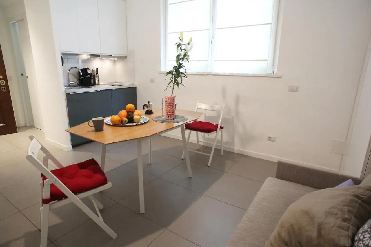 San Martino House: Bright And Central! Milão